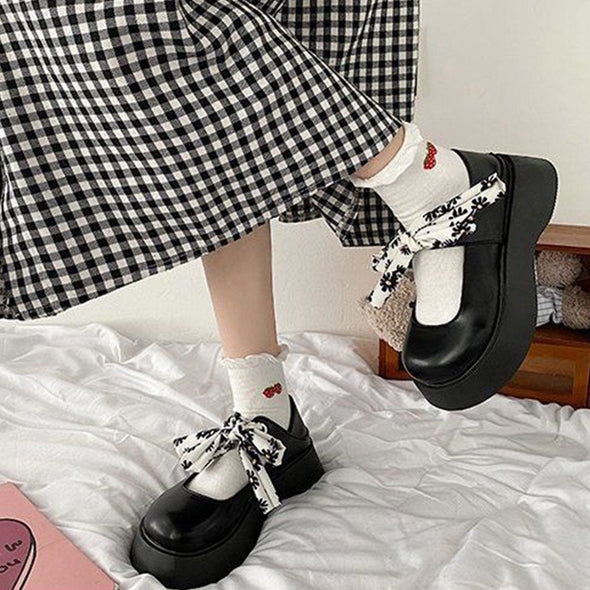 Floral Ribbon Big Toe Small Leather Shoes